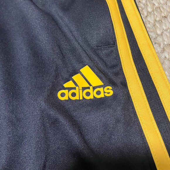 NWT adidas Men’s Active Short - Medium - Picture 2 of 4